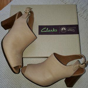 Clarks heeled Sandal
